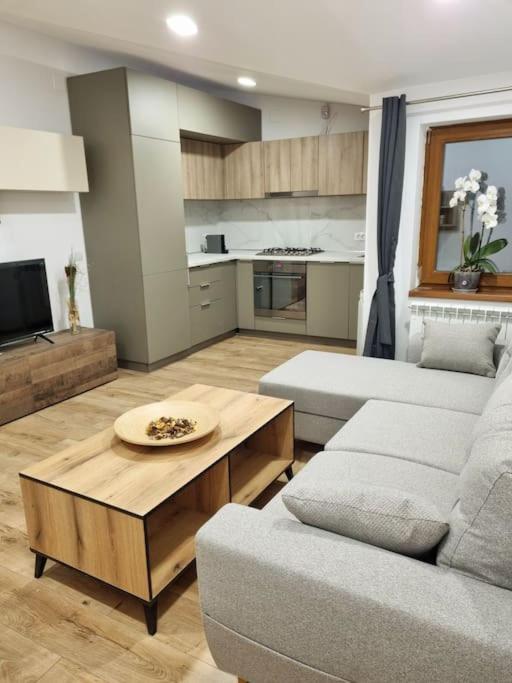 Cozy Apartment Near City Center Bucharest Luaran gambar