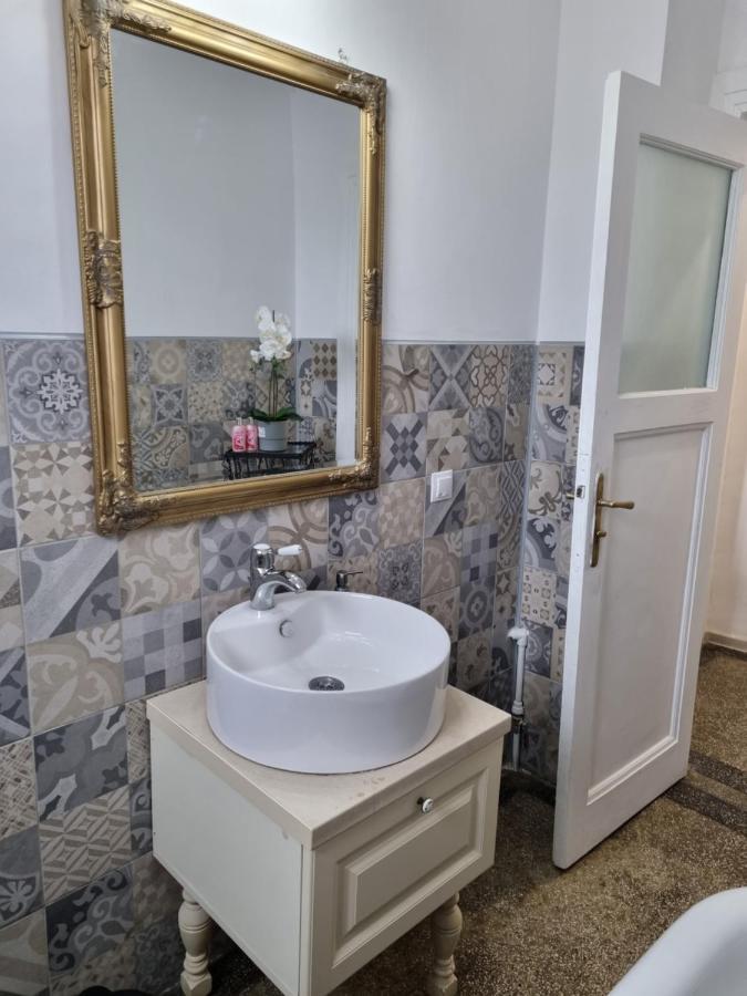 Cozy Apartment Near City Center Bucharest Luaran gambar